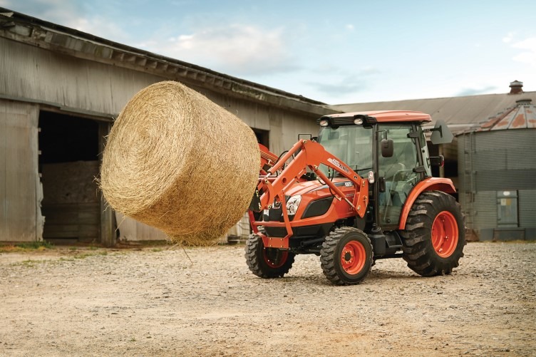 tractor kioti in ferma