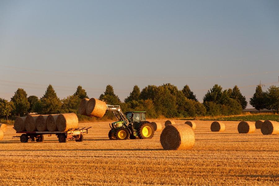 tractor pe camp